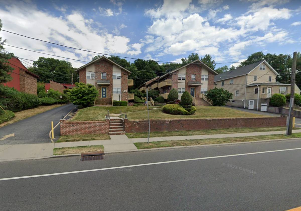 Apartment for rent at 411 Grand Ave, Leonia, NJ 07605