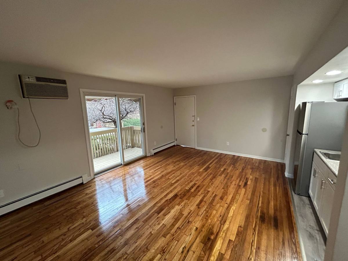 Apartment for rent at 411 Grand Ave, Leonia, NJ 07605