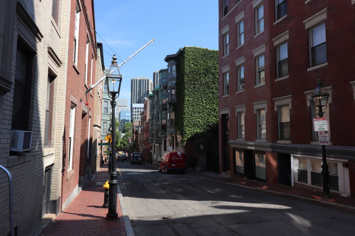 Apartment for rent at 44 Joy St #10, Boston, MA 02114