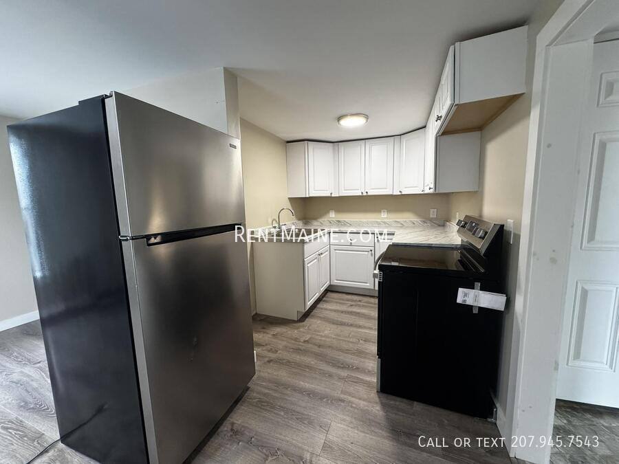 7 Bennett Ave #3, Skowhegan, ME 04976 - Apartment for Rent - Image 2