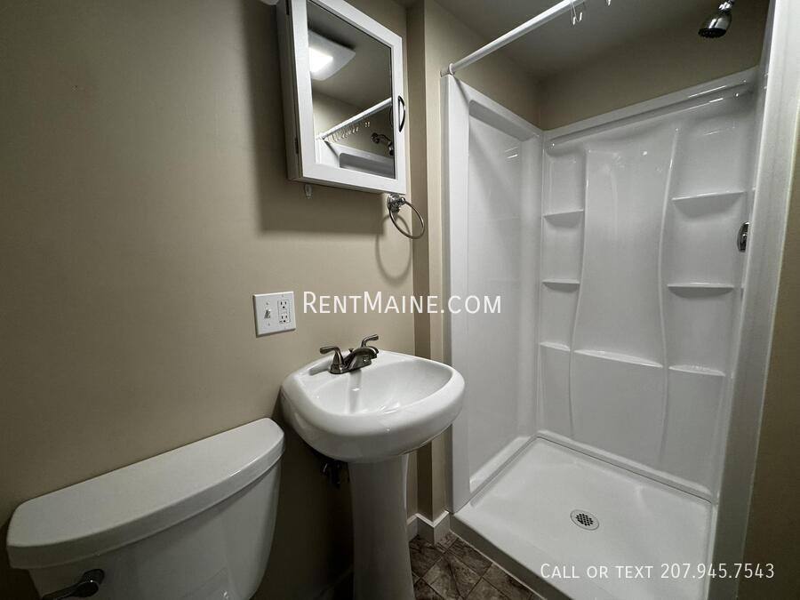 7 Bennett Ave #3, Skowhegan, ME 04976 - Apartment for Rent - Image 9