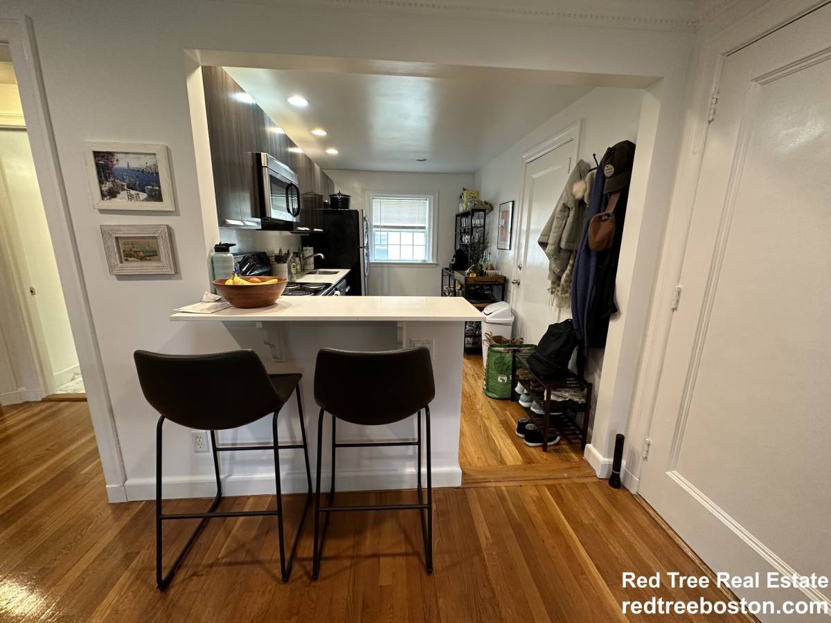 Apartment for rent at 59 Wyman St #4, Waban, MA 02468
