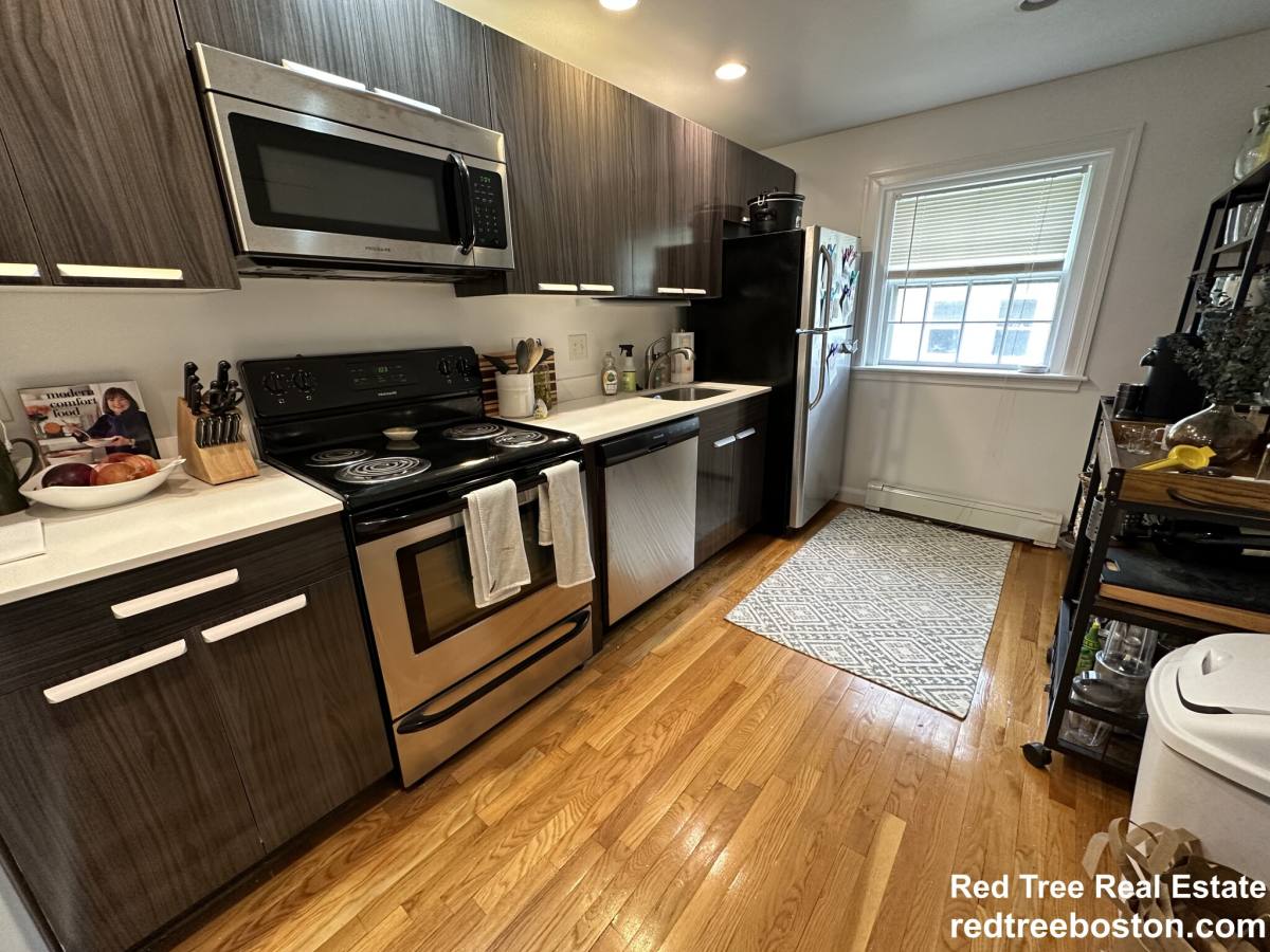 Apartment for rent at 59 Wyman St #4, Waban, MA 02468