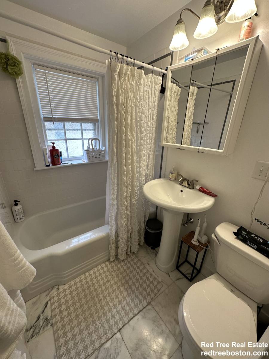 Apartment for rent at 59 Wyman St #4, Waban, MA 02468