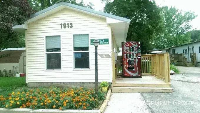 Apartment for rent at 614 Carriage Lane Estate, Streator, IL 61364