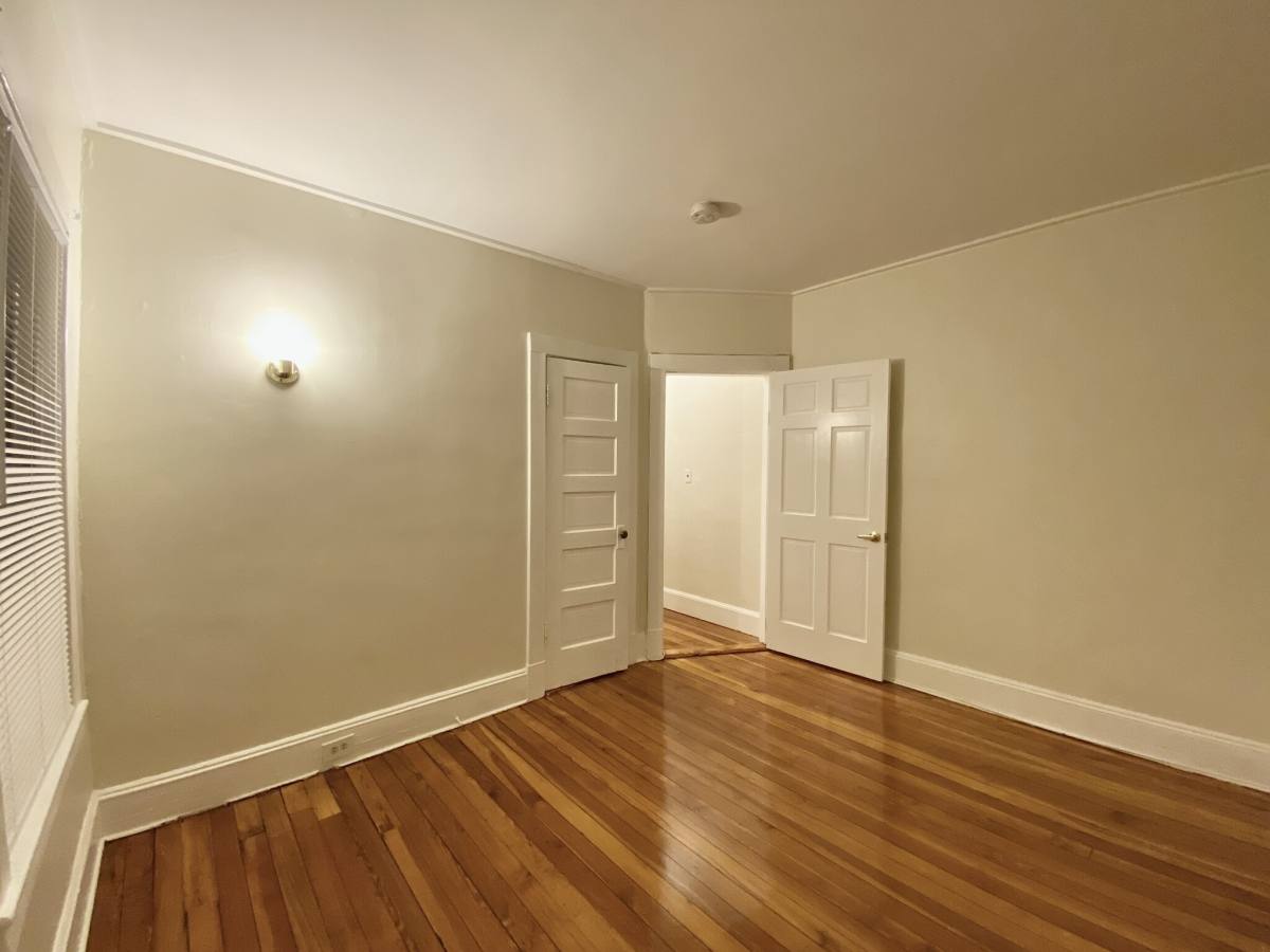 Apartment for rent at 132 Oxford St #1A, Cambridge, MA 02140