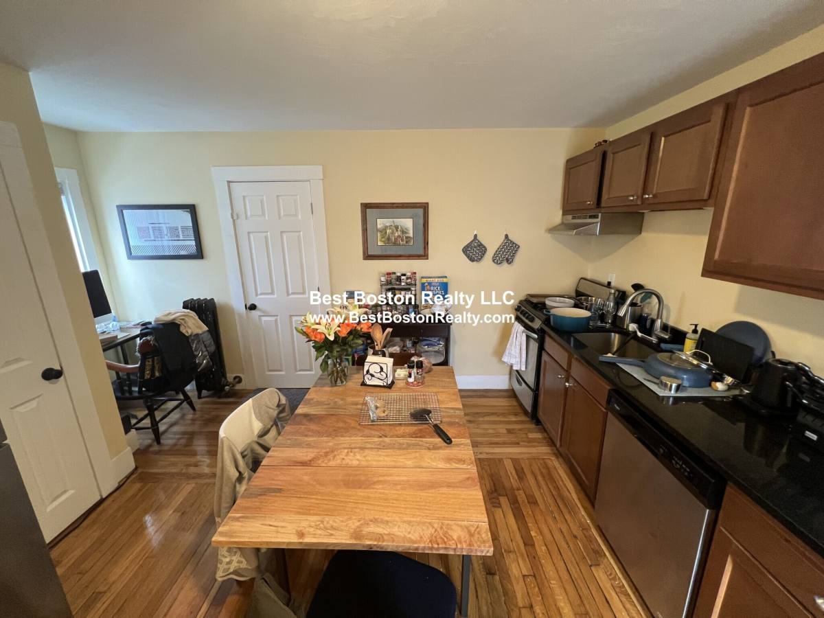 House for rent at 5-7 Blake St #4, Cambridge, MA 02140