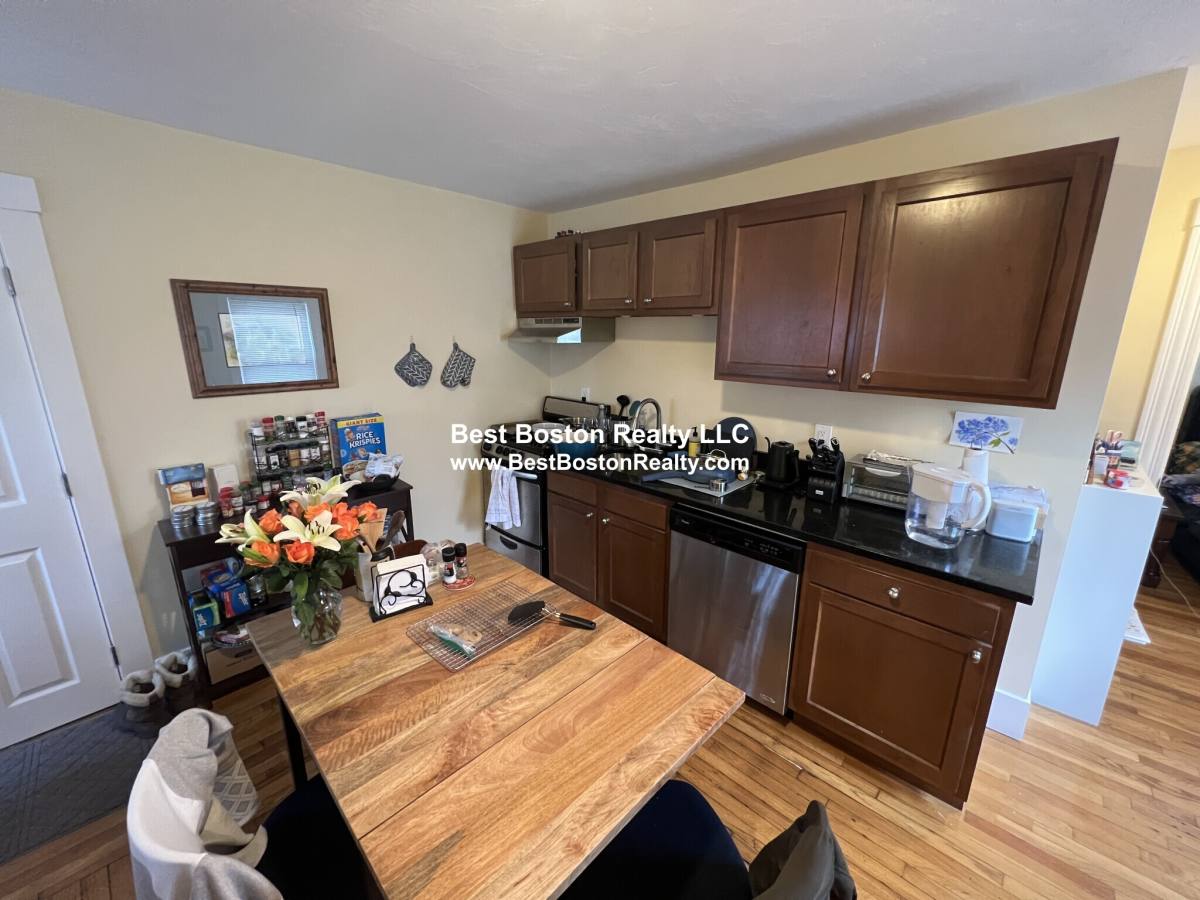 House for rent at 5-7 Blake St #4, Cambridge, MA 02140