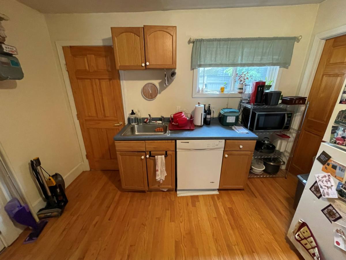 Apartment for rent at 17 Bay #1R, Cambridge, MA 02139