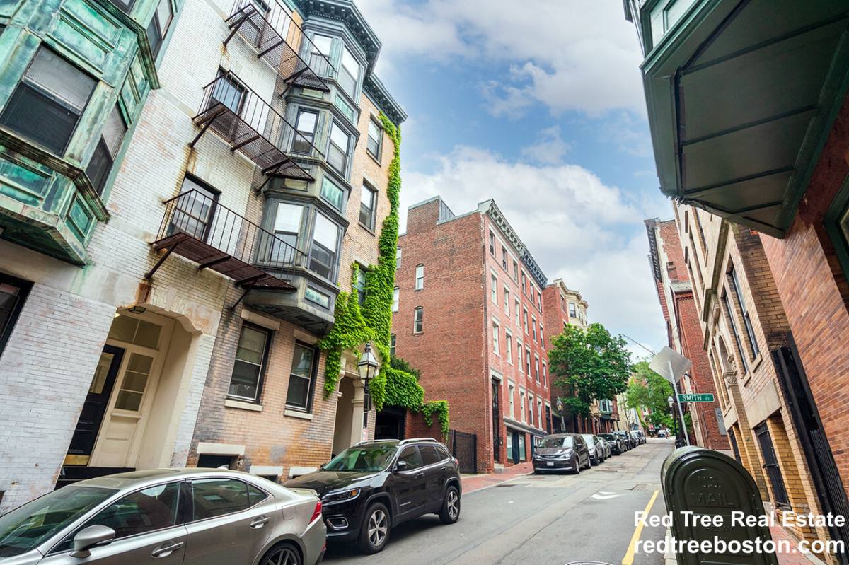 Apartment for rent at 51 Joy St #1R, Boston, MA 02114