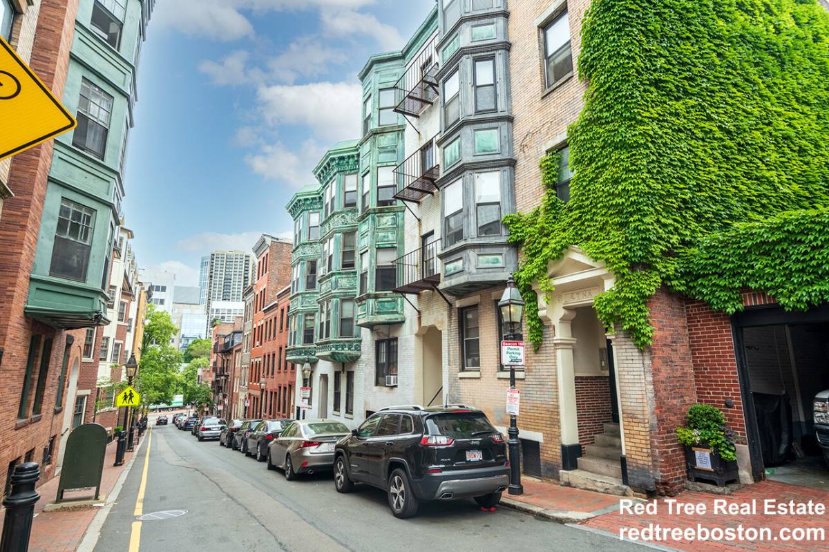Apartment for rent at 51 Joy St #1R, Boston, MA 02114