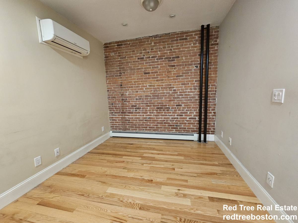 Apartment for rent at 51 Joy St #1R, Boston, MA 02114