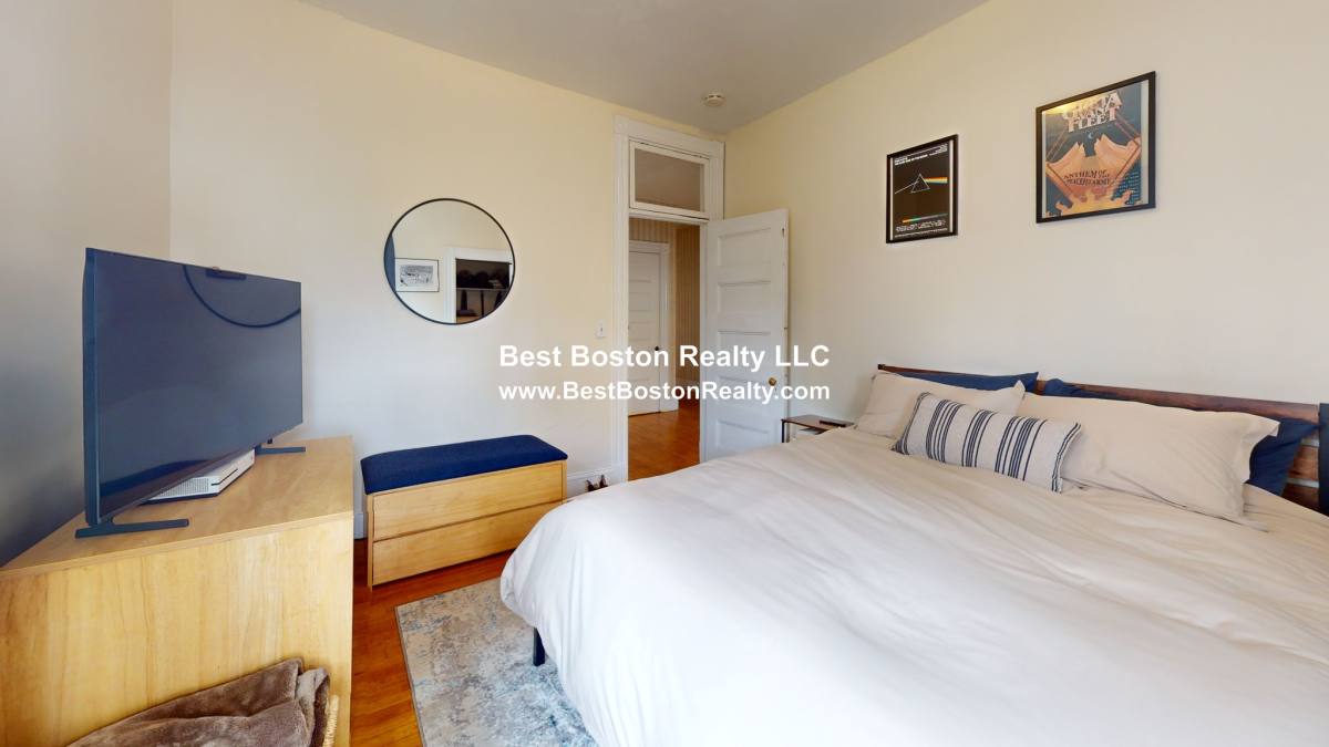Apartment for rent at 26 Marathon St #1, Arlington, MA 02474