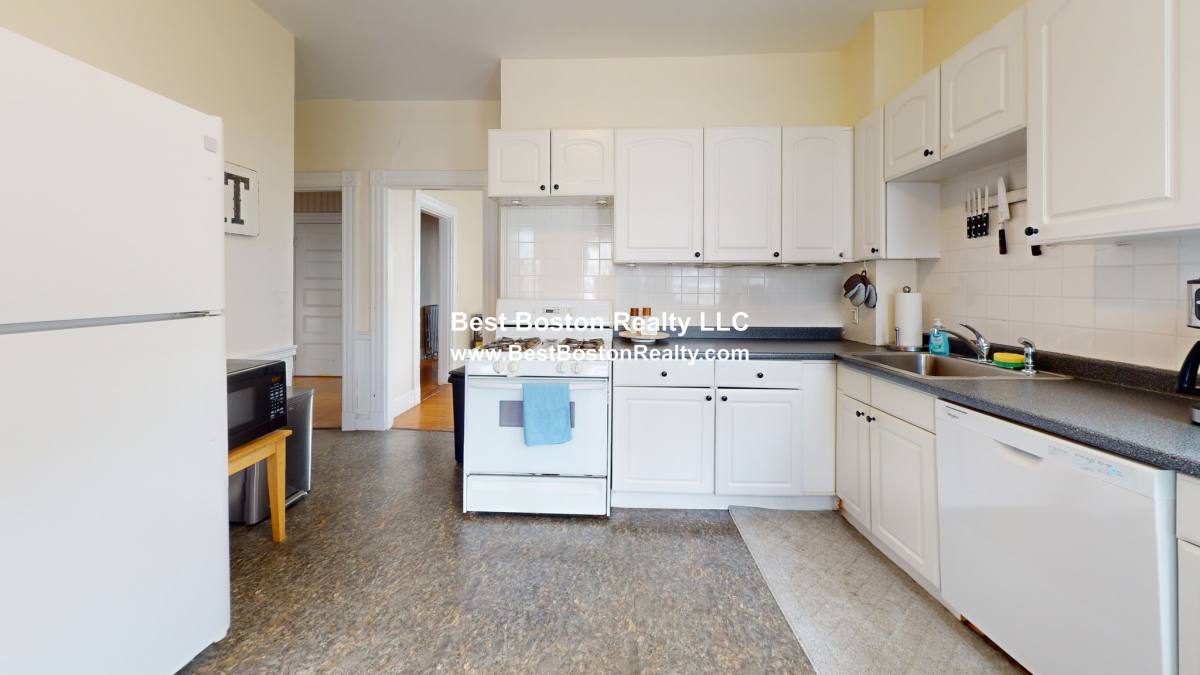 Apartment for rent at 26 Marathon St #1, Arlington, MA 02474