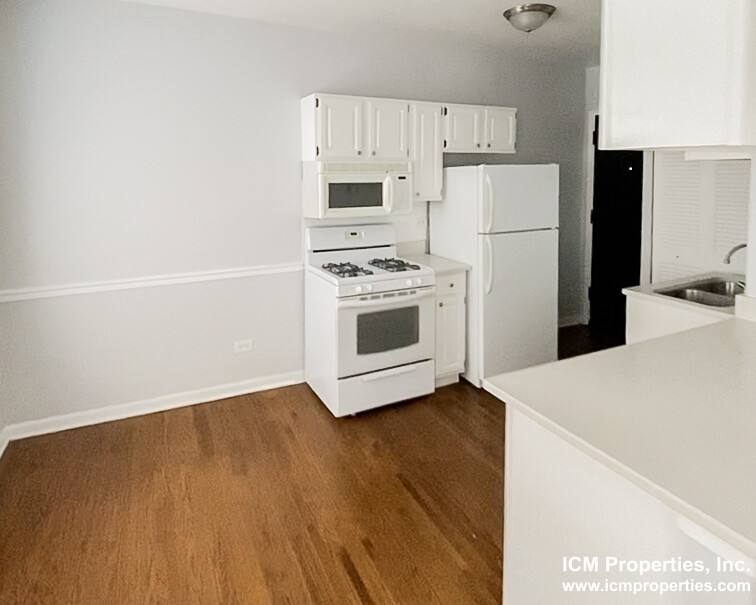 Apartment for rent at 3708 N Sheffield Ave #402, Chicago, IL 60613