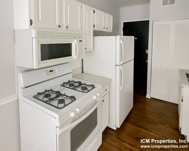 Apartment for rent at 3708 N Sheffield Ave #402, Chicago, IL 60613