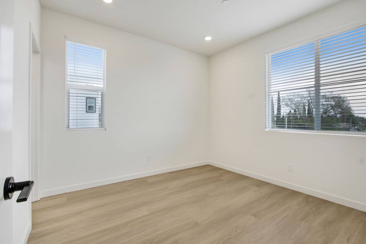 Townhouse for rent at 221 N Mountain Ave, Ontario, CA 91762