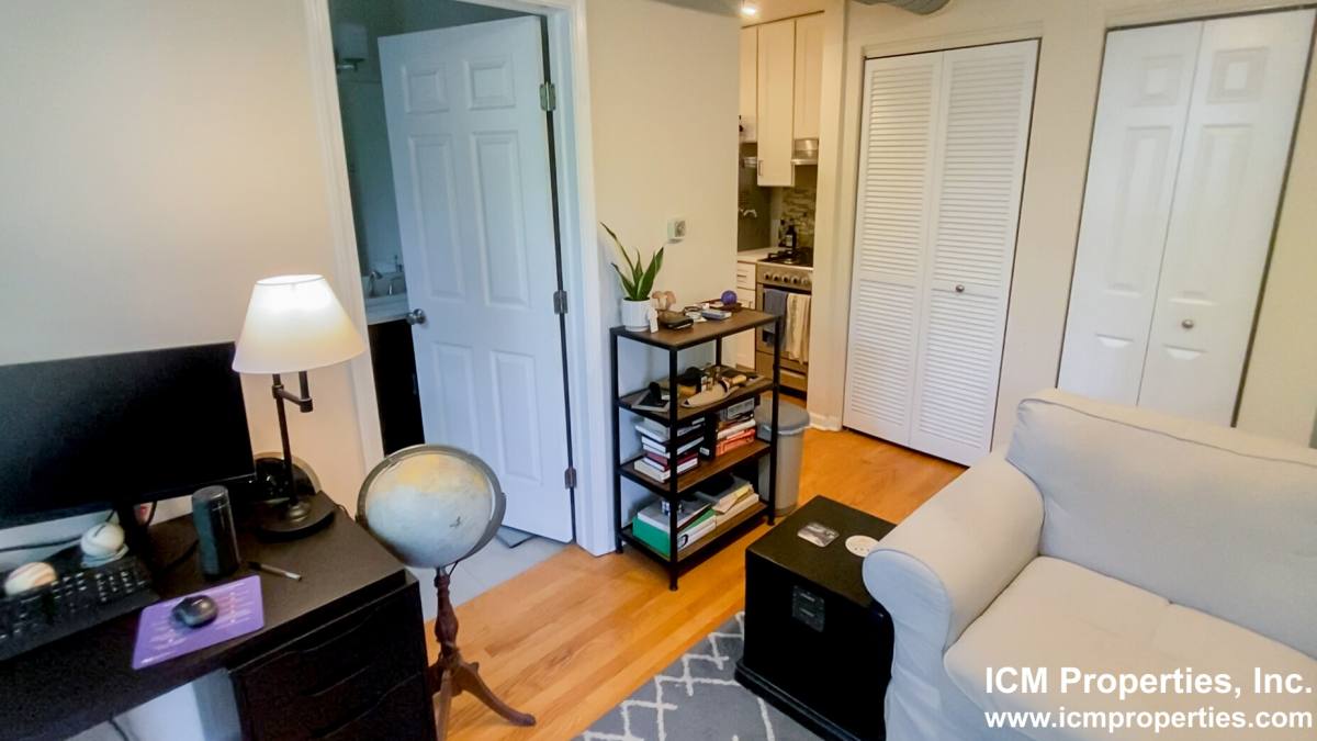 Apartment for rent at 2520 W Leland #C3, Chicago, IL 60625