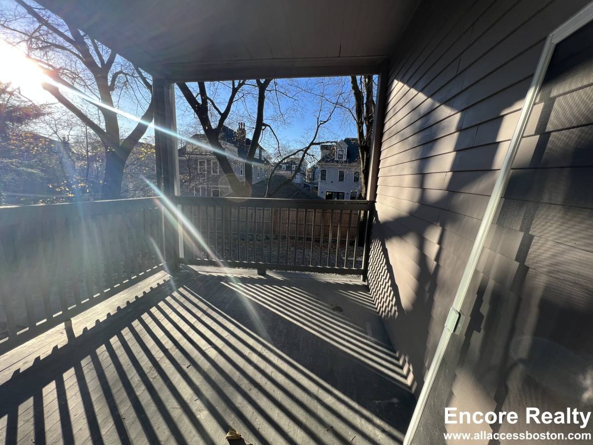 Apartment for rent at 372 Oxford St #2, Cambridge, MA 02140