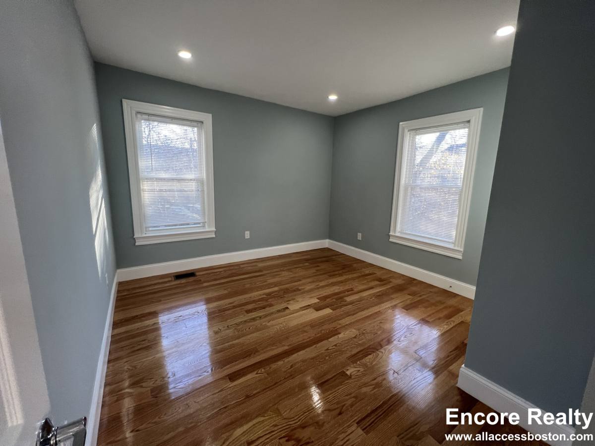 Apartment for rent at 372 Oxford St #2, Cambridge, MA 02140