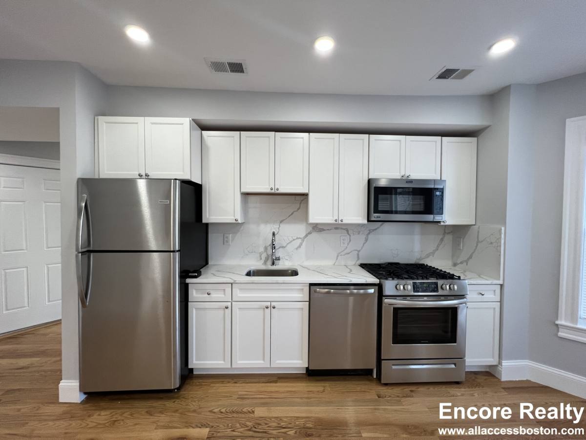 Apartment for rent at 372 Oxford St #3, Cambridge, MA 02140