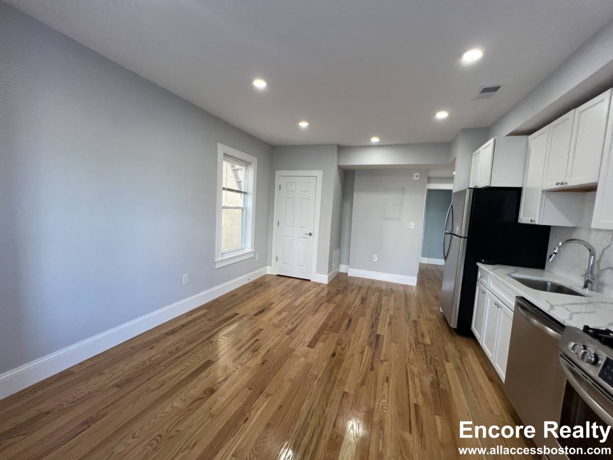Apartment for rent at 372 Oxford St #3, Cambridge, MA 02140