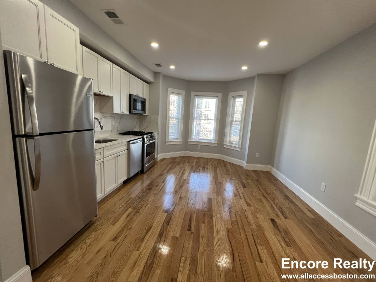 Apartment for rent at 372 Oxford St #3, Cambridge, MA 02140