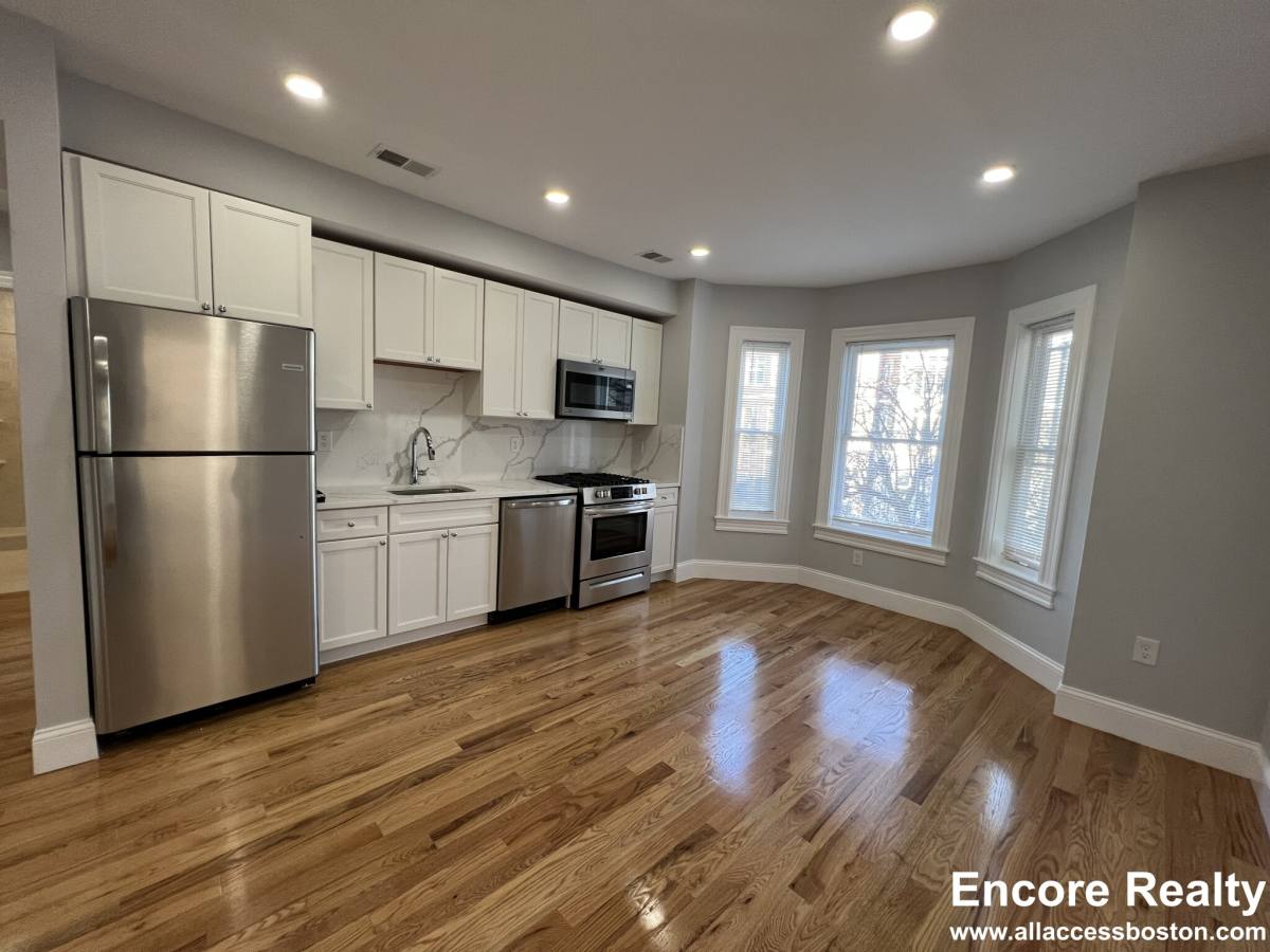 Apartment for rent at 372 Oxford St #3, Cambridge, MA 02140