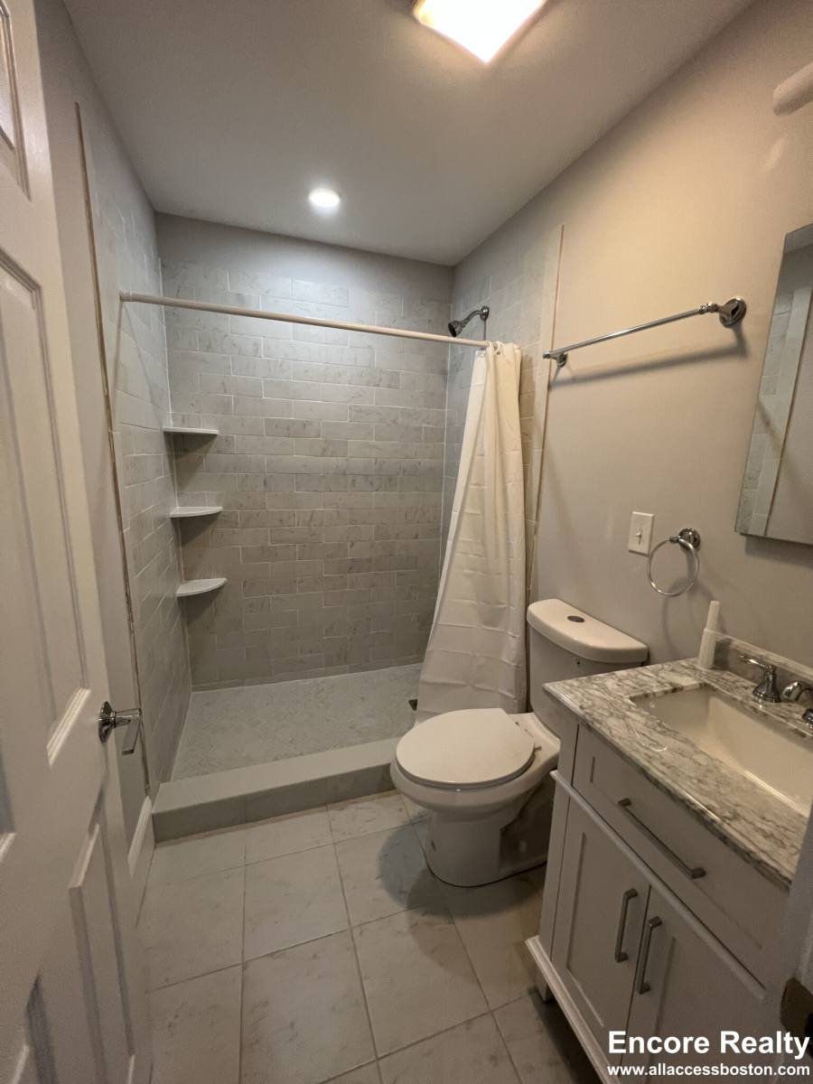 Apartment for rent at 372 Oxford St #3, Cambridge, MA 02140