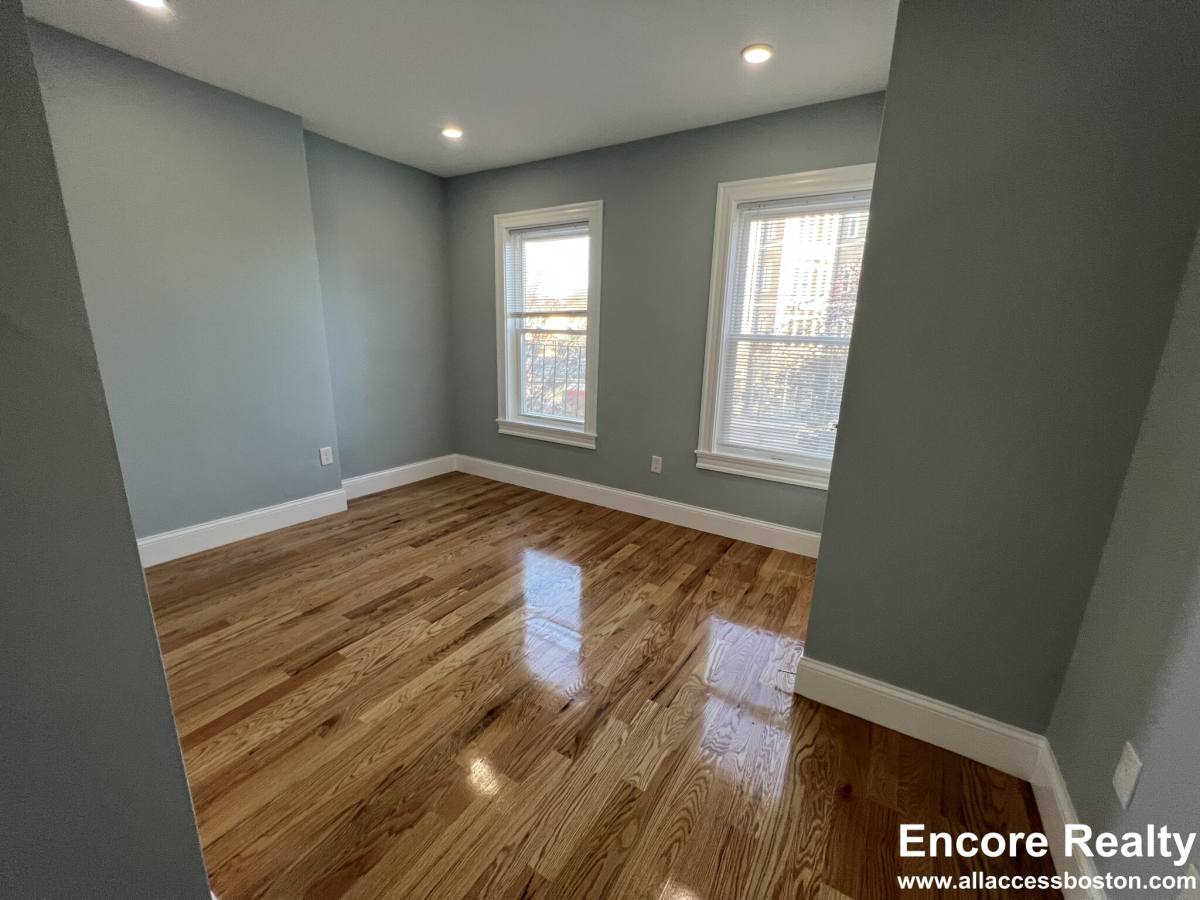 Apartment for rent at 372 Oxford St #3, Cambridge, MA 02140