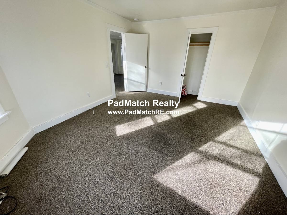 Apartment for rent at 21 Hope St #2R, Taunton, MA 02780