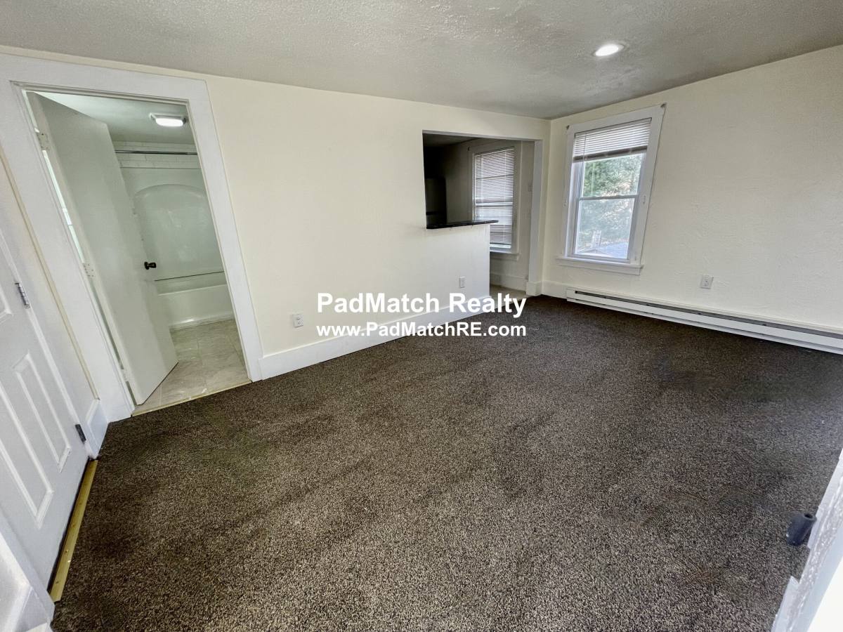 Apartment for rent at 21 Hope St #2R, Taunton, MA 02780