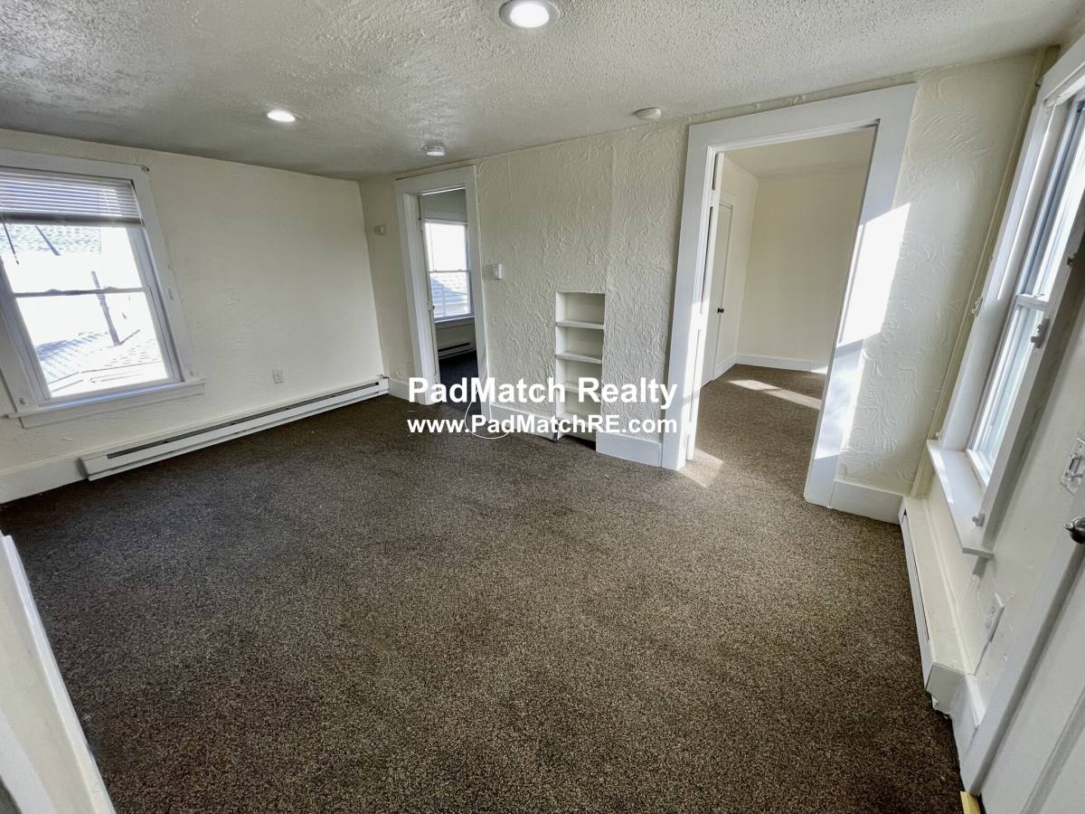 Apartment for rent at 21 Hope St #2R, Taunton, MA 02780