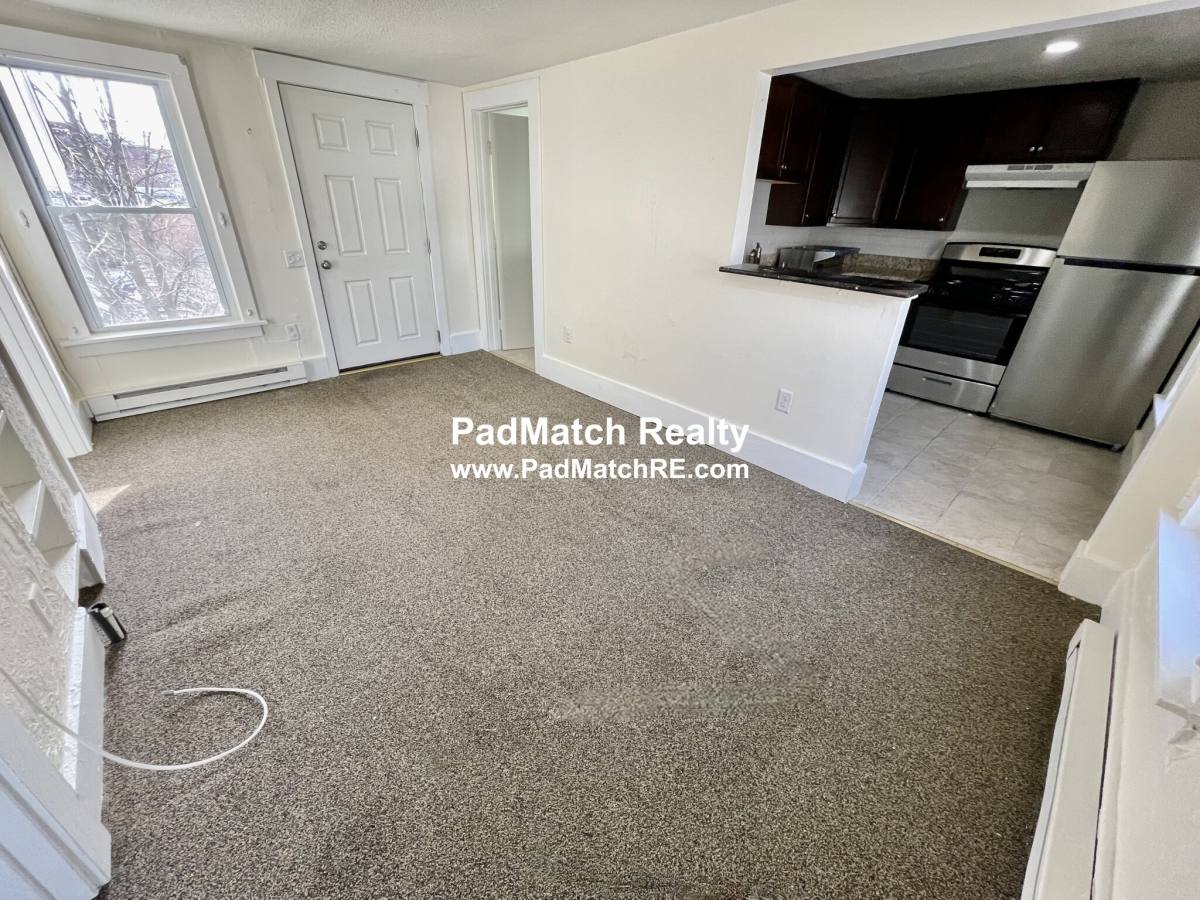 Apartment for rent at 21 Hope St #2R, Taunton, MA 02780