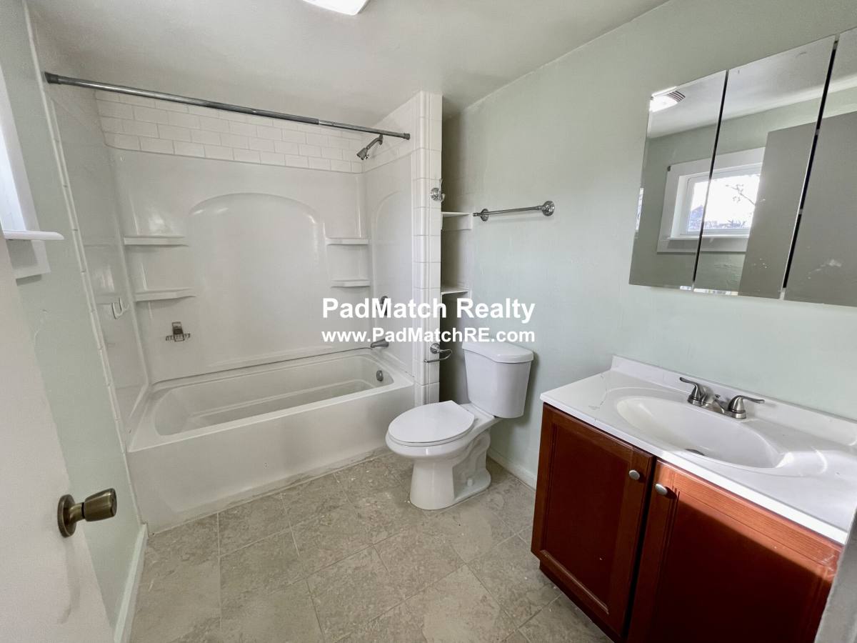 Apartment for rent at 21 Hope St #2R, Taunton, MA 02780