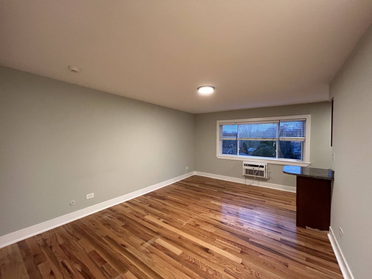 Apartment for rent at 696 Elm, Highland Park, IL 60035