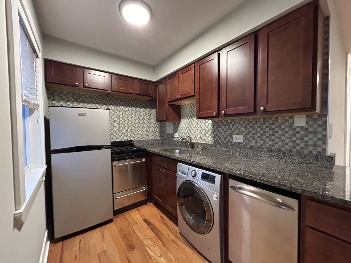 Apartment for rent at 696 Elm, Highland Park, IL 60035