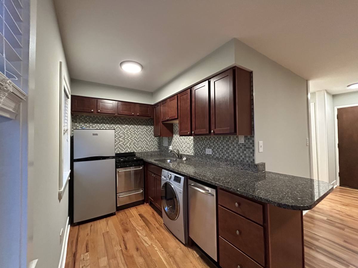 Apartment for rent at 696 Elm, Highland Park, IL 60035