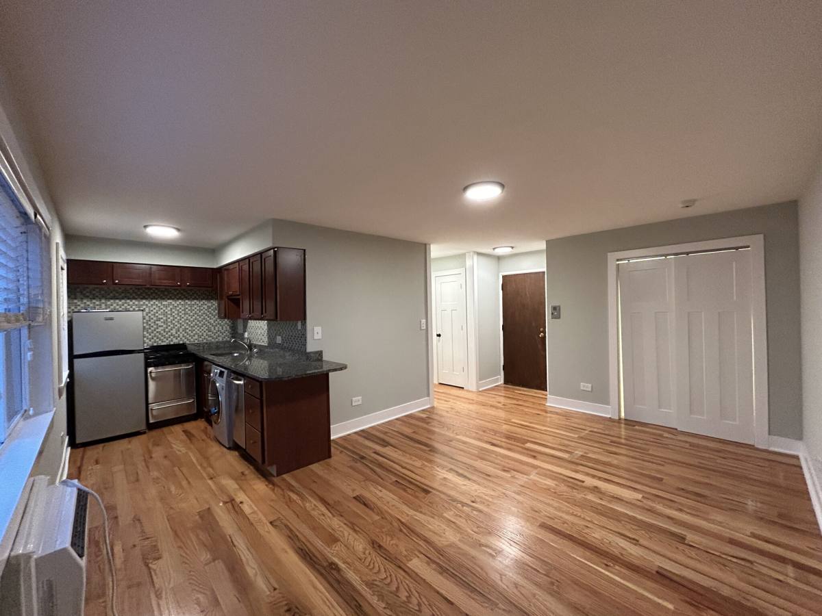 Apartment for rent at 696 Elm, Highland Park, IL 60035