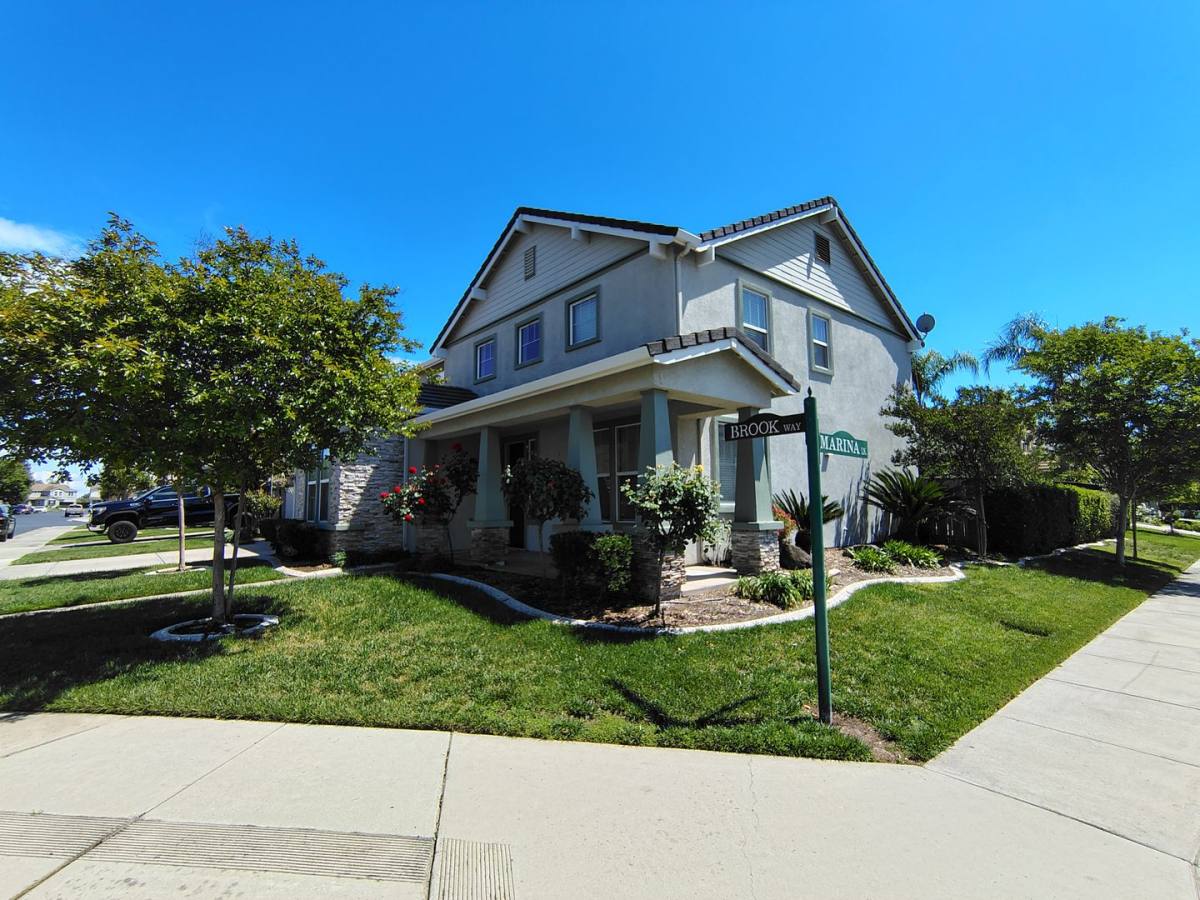 House for rent at 13606 Brook Way, Waterford, CA 95386