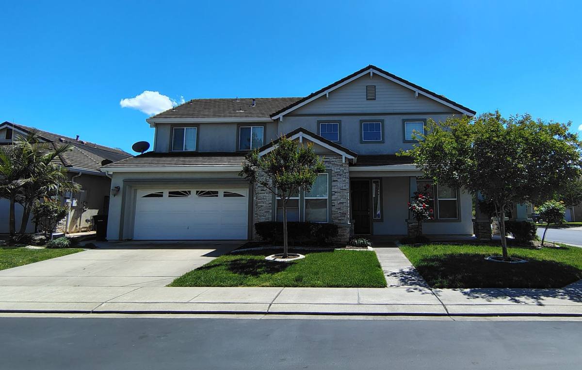 House for rent at 13606 Brook Way, Waterford, CA 95386