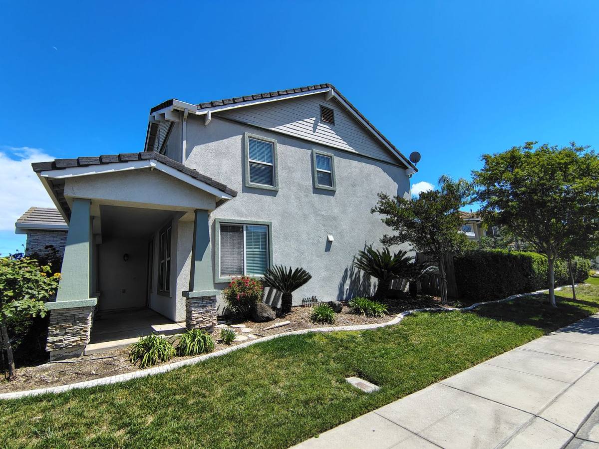 House for rent at 13606 Brook Way, Waterford, CA 95386