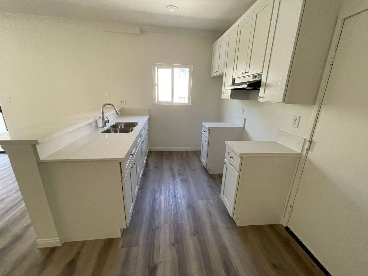 Apartment for rent at 449 S Alexandria, Los Angeles, CA 90020