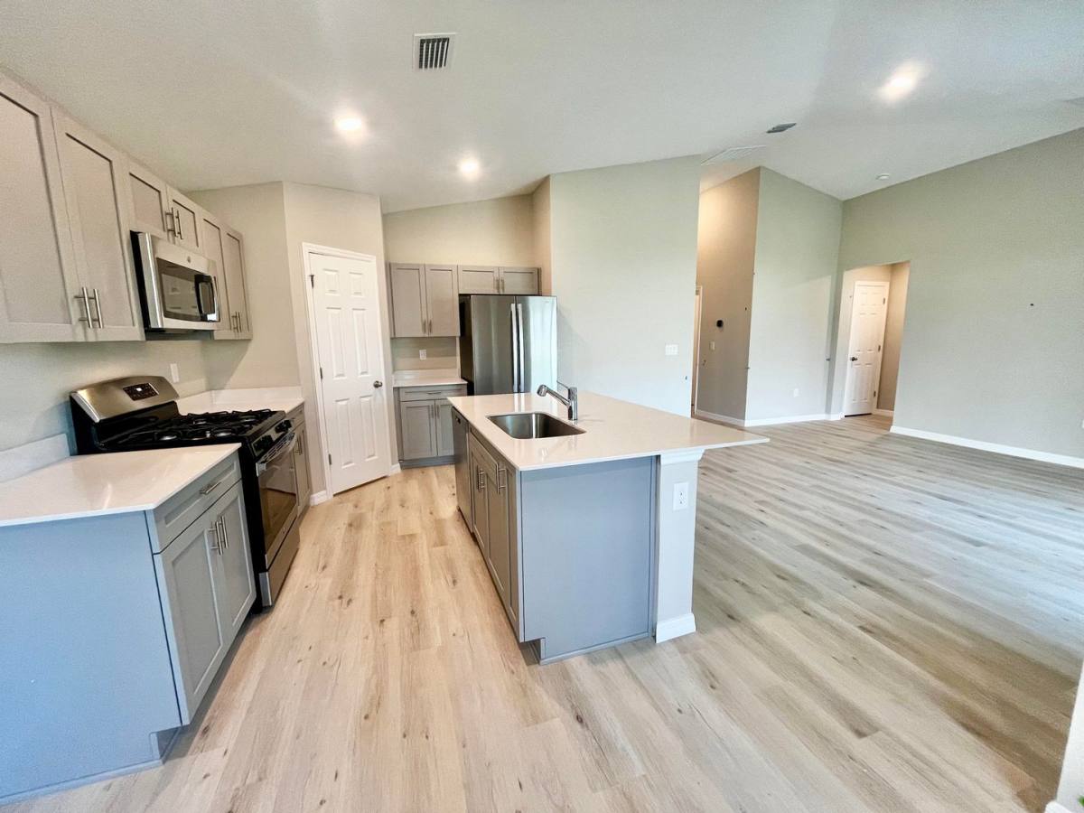 House for rent at 14664 Gallop Run Dr, Lithia, FL 33547