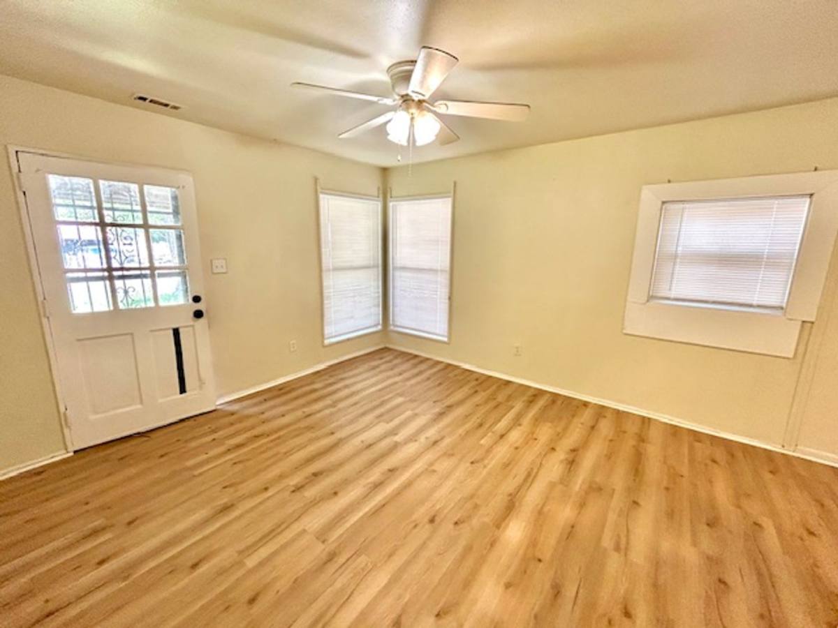 House for rent at 2433 Shepard Dr, Huntsville, AL 35810