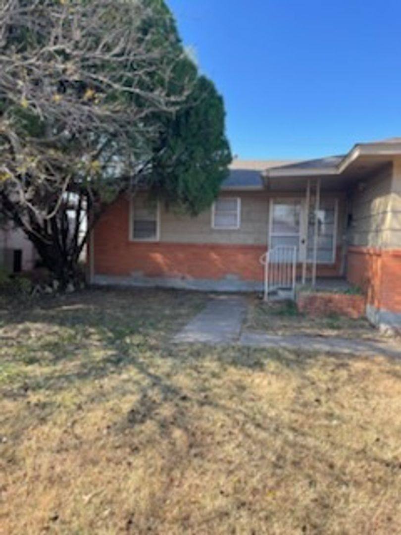 House for rent at 2326 NW 46th St, Lawton, OK 73505