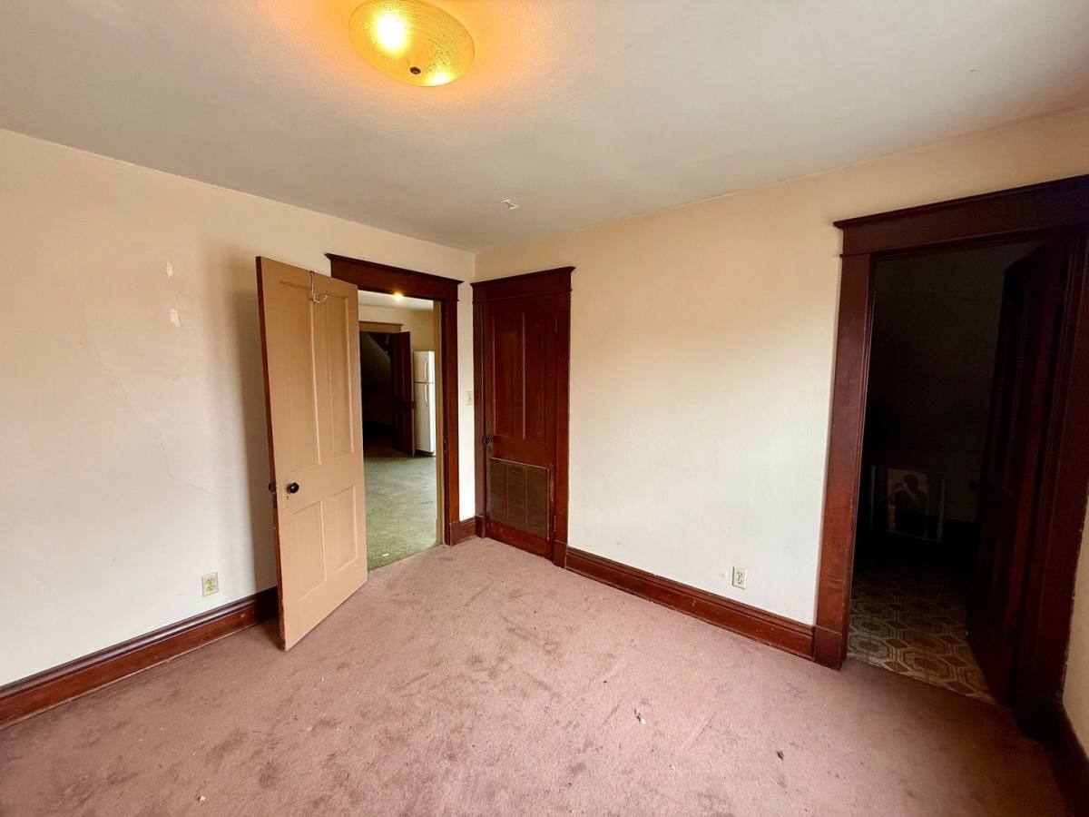 Apartment for rent at 909 S 6th Ave, Wausau, WI 54401