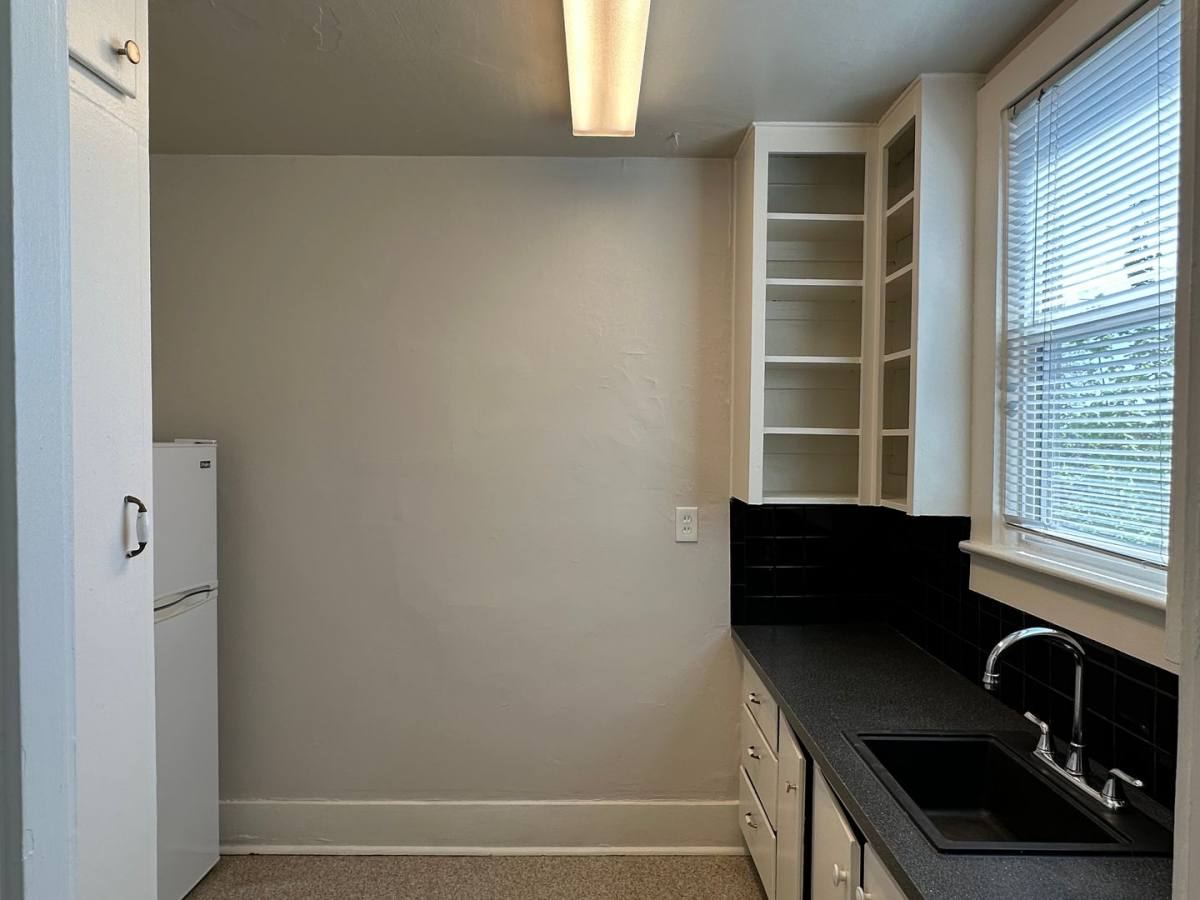 Apartment for rent at 4937 S Corbett Ave, Portland, OR 97239