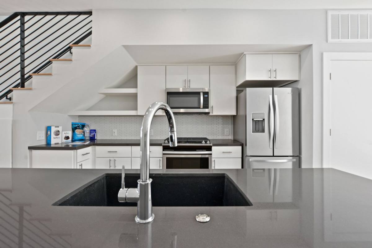 Apartment for rent at 2002 E 7th St, Austin, TX 78702