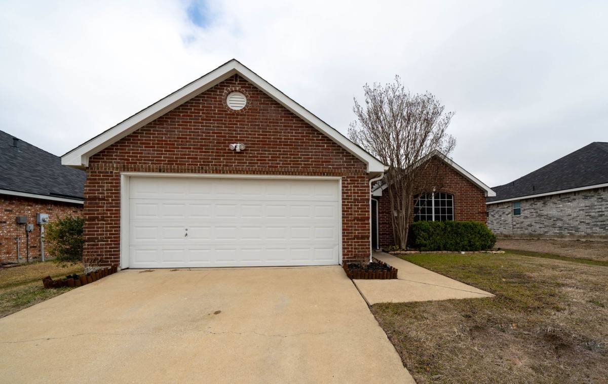 House for rent at 152 Pinion, Rockwall, TX 75032